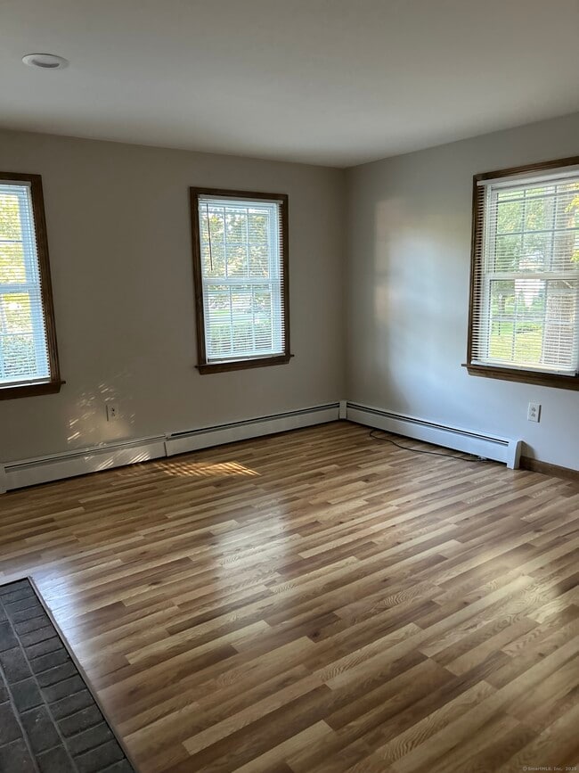 Building Photo - 276 Carriage Way