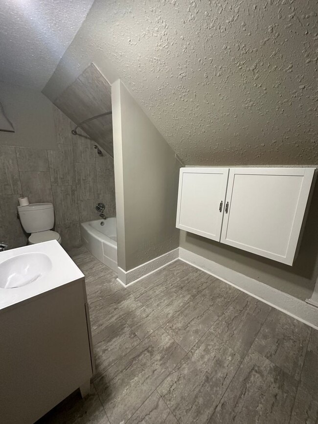 Building Photo - PP - 05