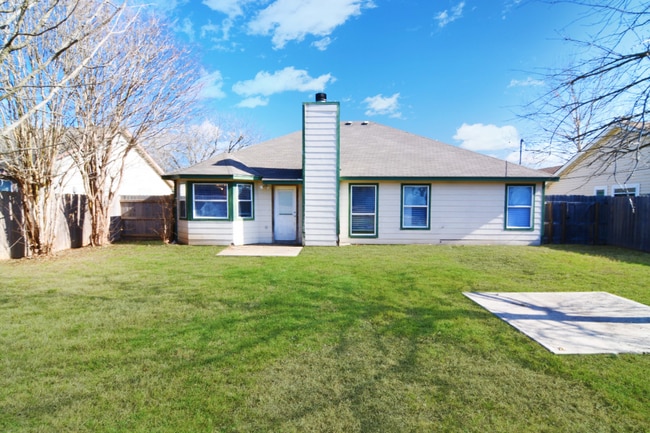 Building Photo - 1502 Cedar Ln