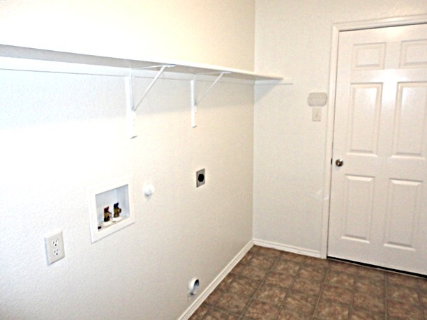 Building Photo - 606 Chapman Dr
