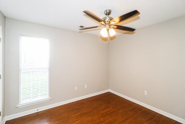 Building Photo - 7366 Pecan Meadow Dr E