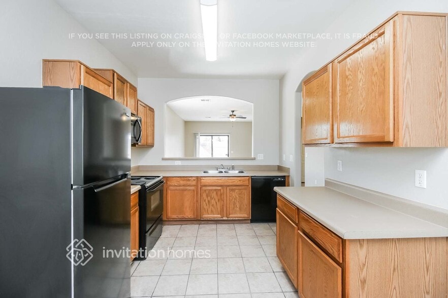 Building Photo - 907 W St Kateri Ave