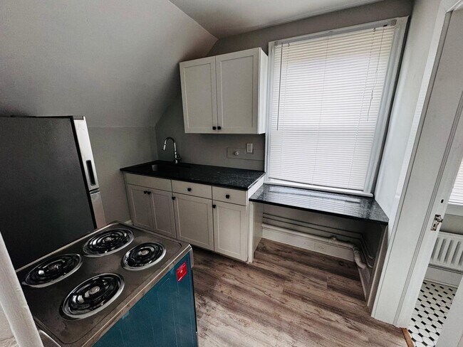 Building Photo - Studio Apartment on Linden Lane – Walk to Downtown Princeton