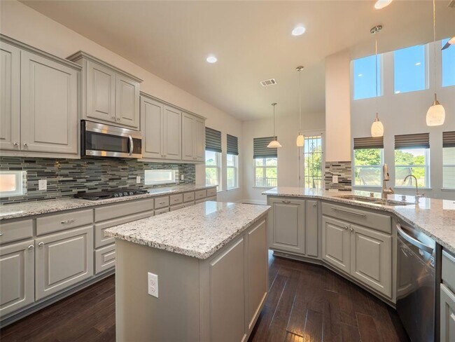 Building Photo - 608 Cascada Lane