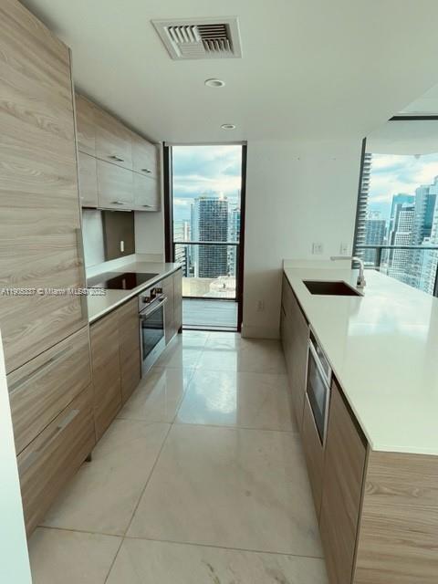 Building Photo - 1300 S Miami Ave