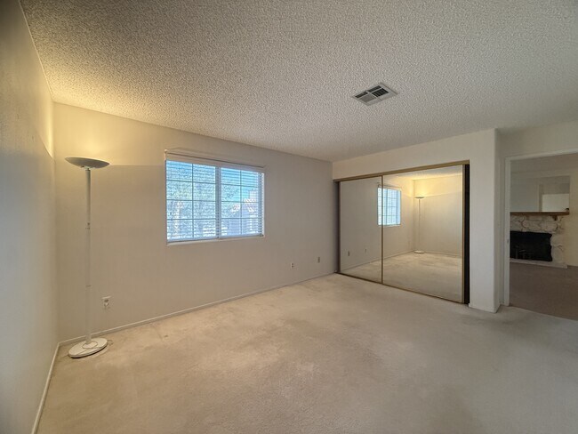 Building Photo - 3455 Erva St