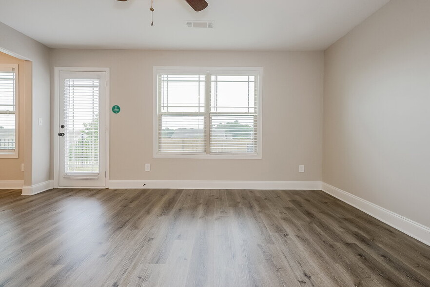 Building Photo - 1104 Jury Ct