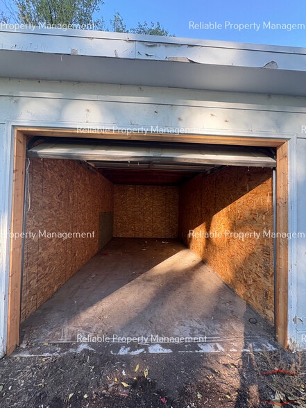 Building Photo - 1296 Blaine Ave