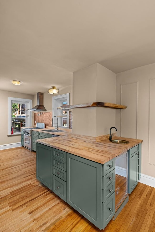 Building Photo - Gardener's Dream! 3-Bedroom, 1.5-Bath Home, Steps away from Tower Grove Park