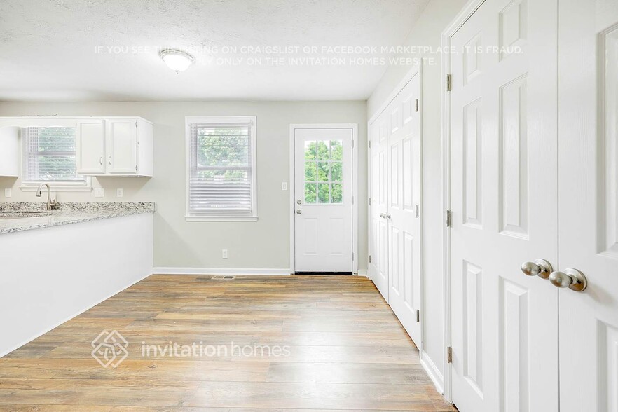 Building Photo - 108 Redondo Ct S