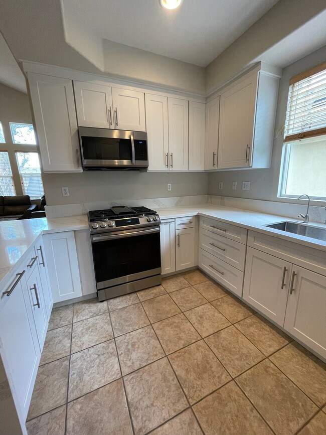 Building Photo - 26 Burlingame