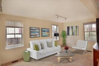Building Photo - Beautiful first floor 1 bedroom condo in a great location now available!