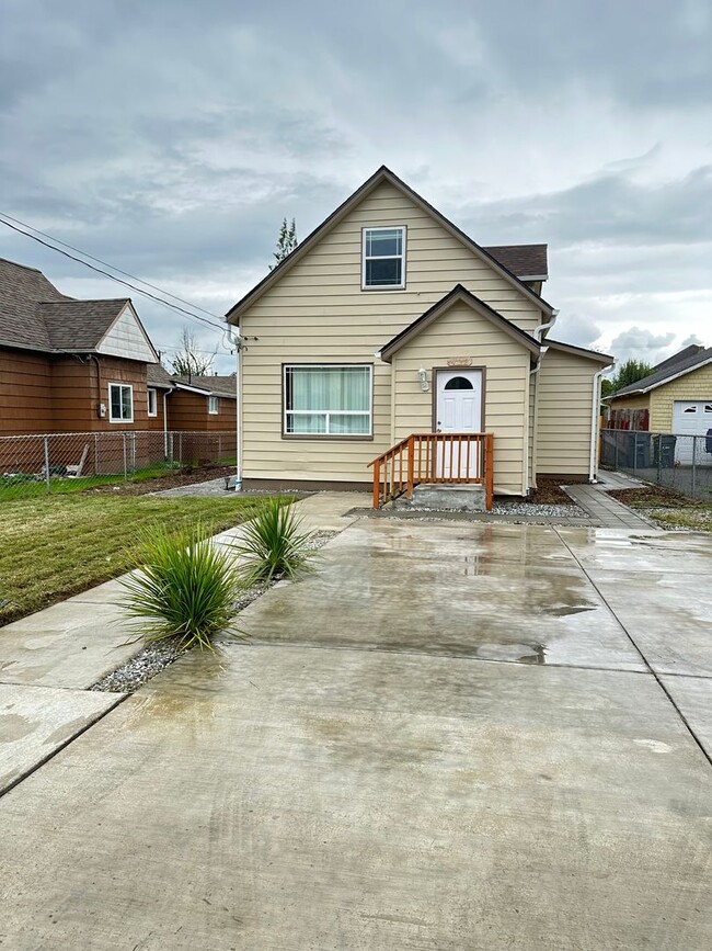 Primary Photo - 5bd 2ba Home