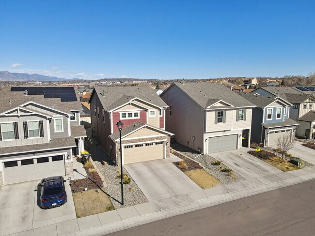 Building Photo - Modern 3-Bedroom Home for Rent in Chapel H...