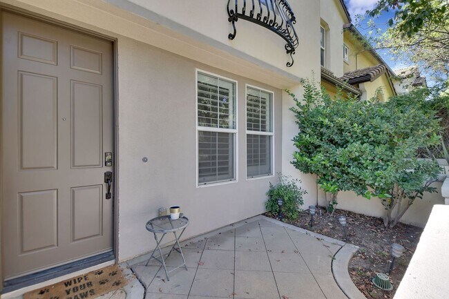 Building Photo - 15723 Parkhouse Dr