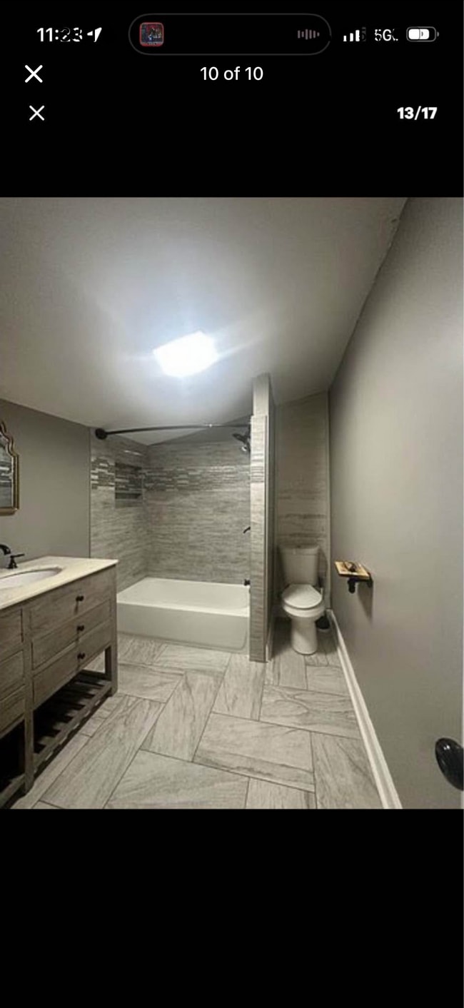 Building Photo - 120 7th St