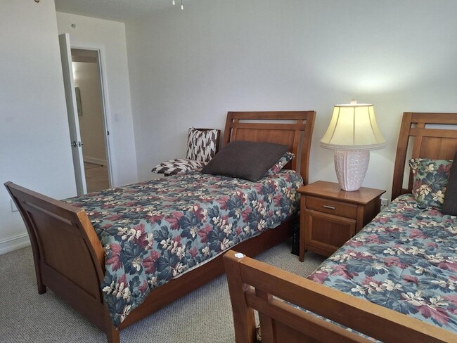 Building Photo - 3606 S Ocean Blvd