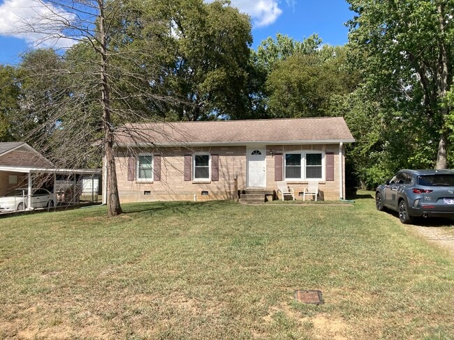 Building Photo - 212 Cedar Dr