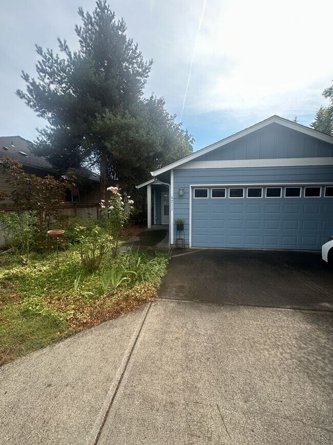 Primary Photo - Three Bedroom Ranch in Orchards!