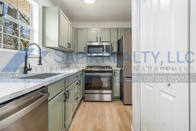 Building Photo - 594 Waynes Ct SE