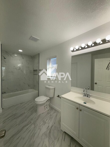 Building Photo - 6547 Estes Flats