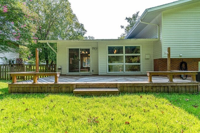 Building Photo - 4228 San Carlos Dr