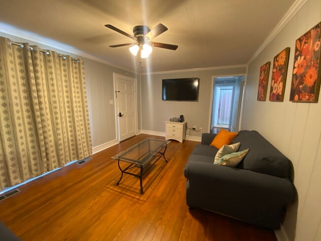 Building Photo - 2bedroom furnished home near St. Bernard's...