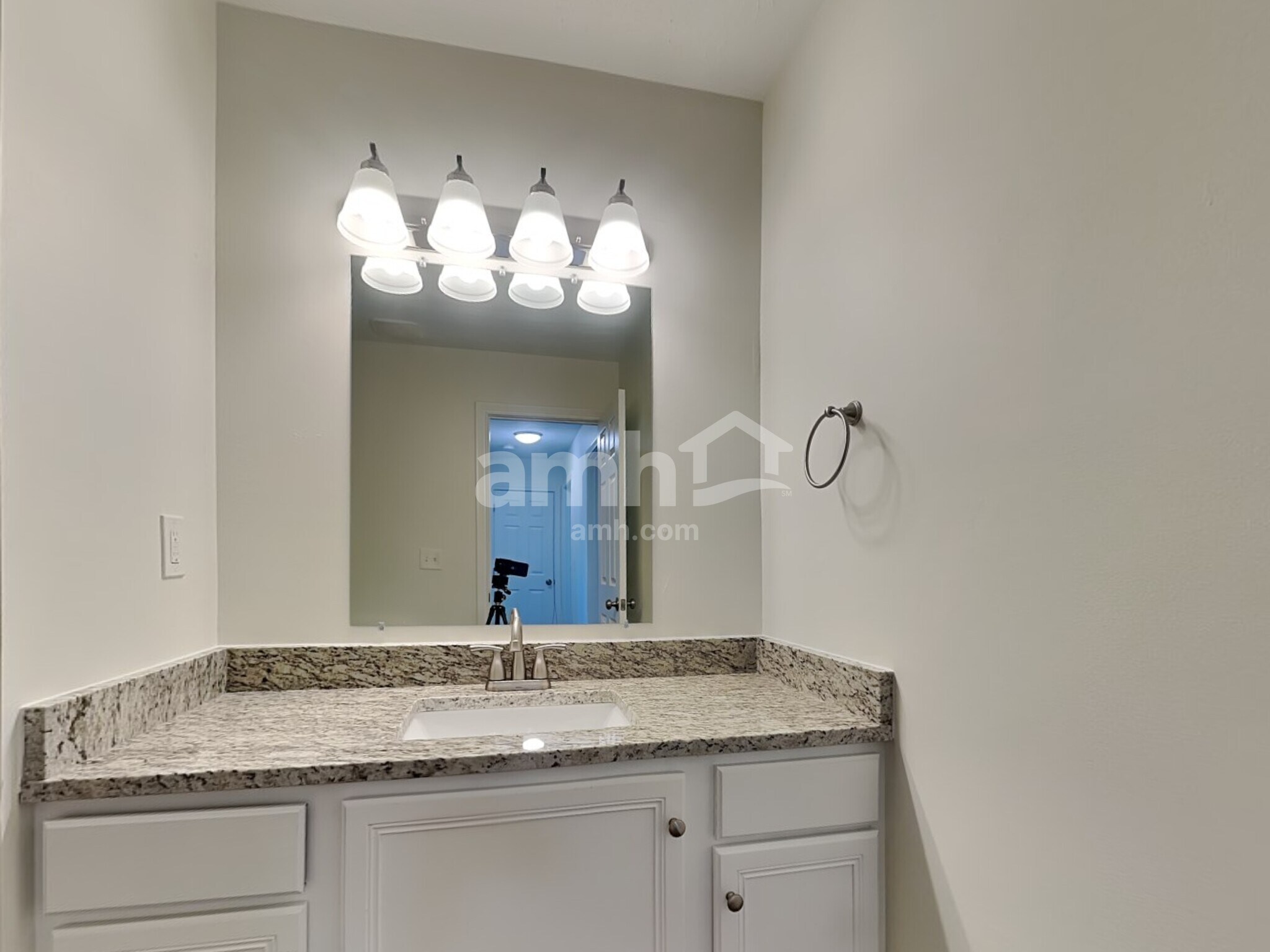 Building Photo - 10425 Sharpsburg Dr