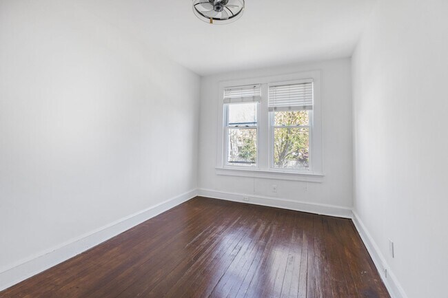 Building Photo - Stunning 4 BR/3 BA Single-Family Home in 1...