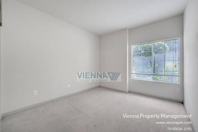 Building Photo - Great location for this Rocklin Condo!