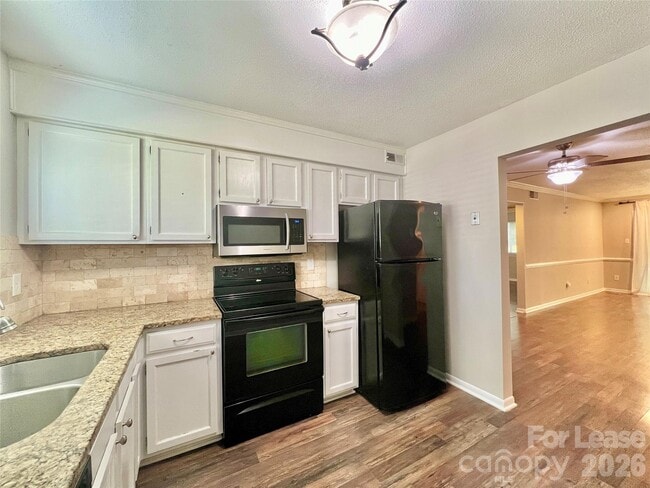 Building Photo - 2901 Heathstead Place