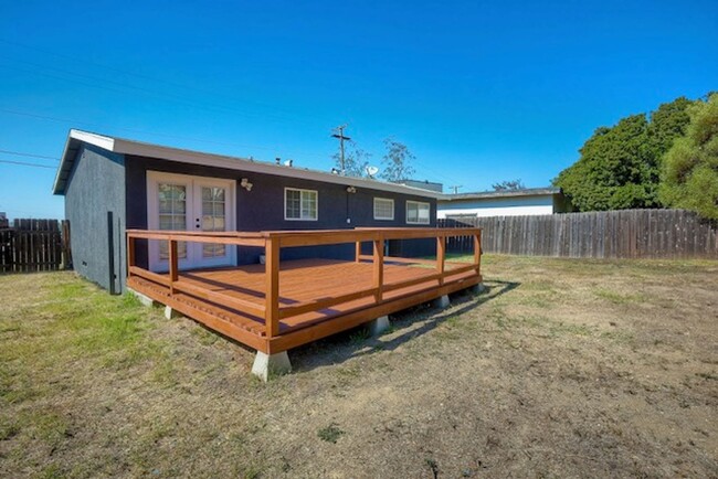 Building Photo - Beautifully remodeled 3-bedroom 2 bath hom...