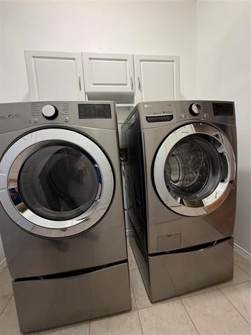 Building Photo - 1924 Sunset Path