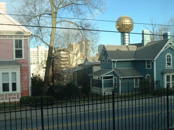 Building Photo - 3BR/2BA Condo Near UTK, Downtown Knoxville...