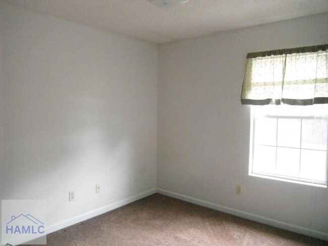 Building Photo - 1100-8A Pineland Ave