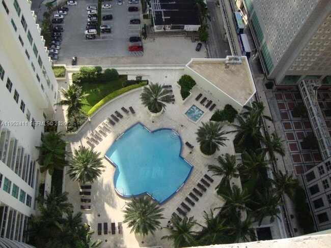 Building Photo - 300 S Biscayne Blvd