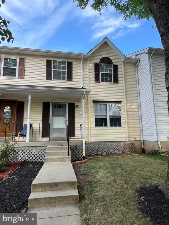 Building Photo - 218 Meadows Ln NE