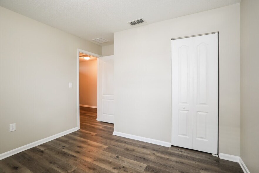 Building Photo - 3514 Songbird Lakes Dr