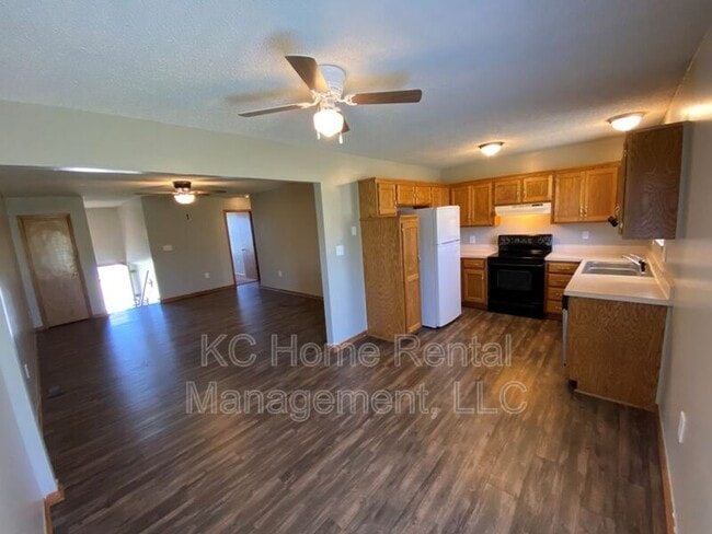 Building Photo - 605 Susanne Ct