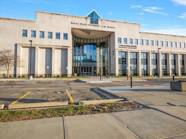 Building Photo - 3105 Brush St