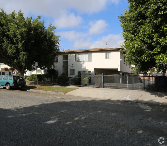 Primary Photo - 2985 San Marino St