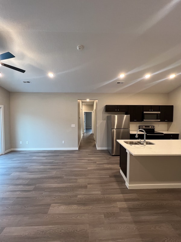 Building Photo - 5185 N Cypress St