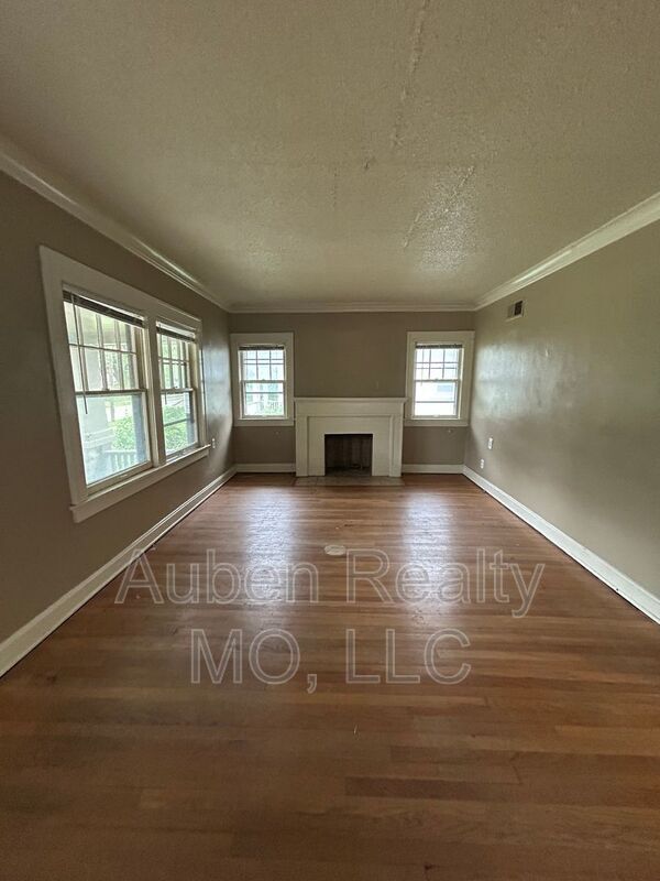 Building Photo - 5431 Harrison St