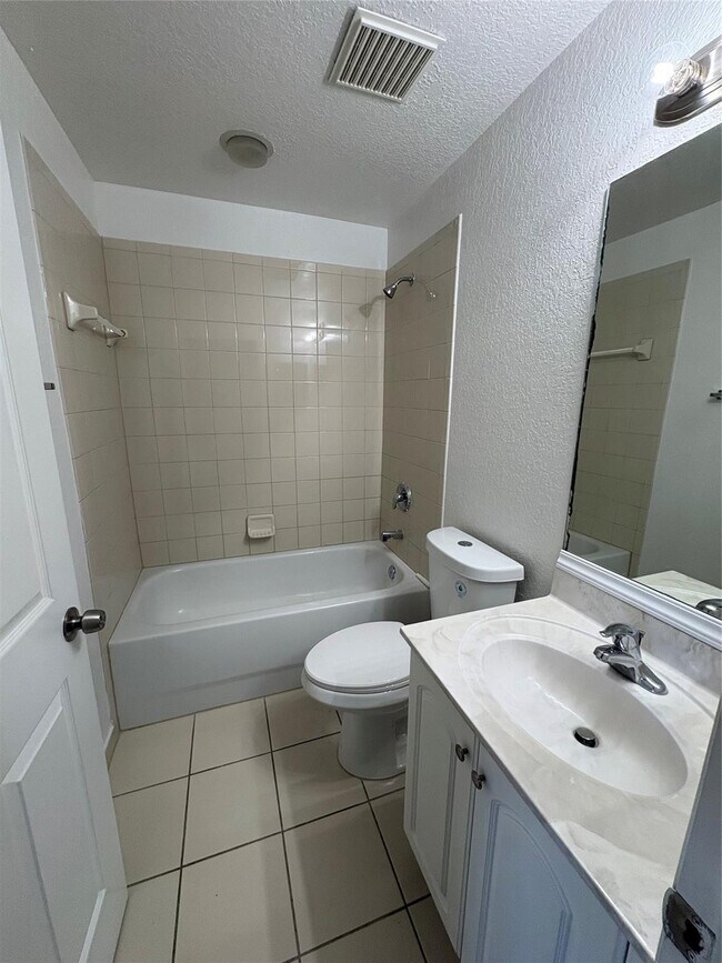 Building Photo - 1905 SW 60th Terrace