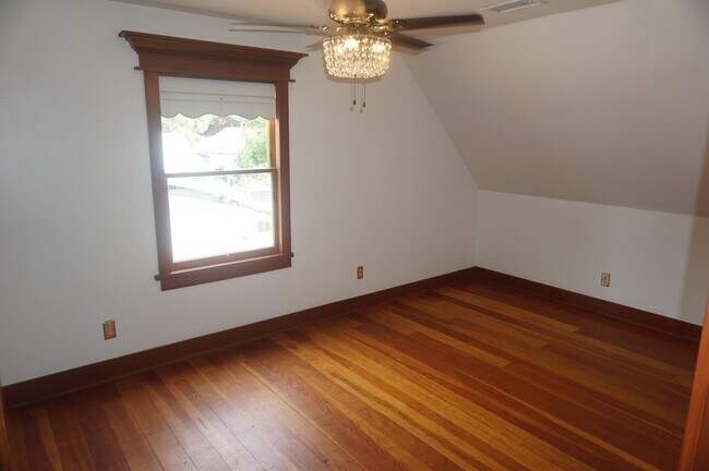 Building Photo - Stunning Historical Home in Old Towne Orange Near Chapman University