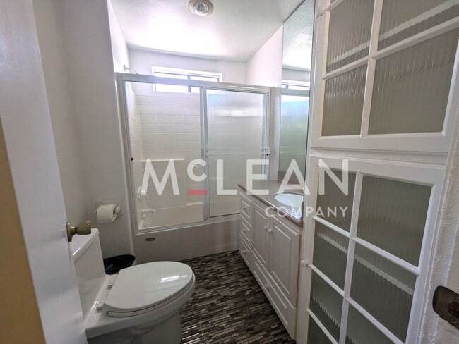 Building Photo - 511 Calle Roca