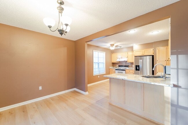 Building Photo - Charming 3 bedroom, 2 bath home that has been updated and is ready to be called home! This home h...