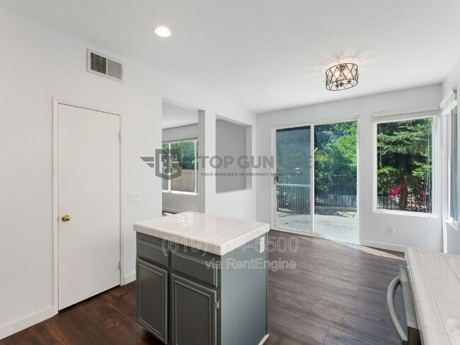Building Photo - 523 Whitesage Rd