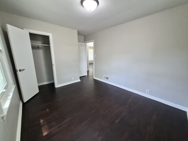 Building Photo - 3707 N Riley Ave