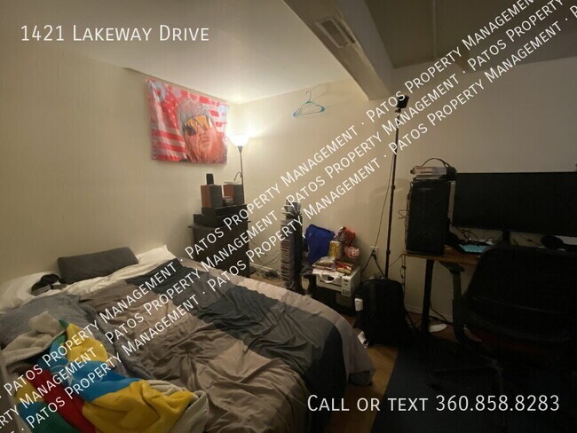 Building Photo - 1421 Lakeway Dr